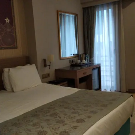 تاكسيميست فندق