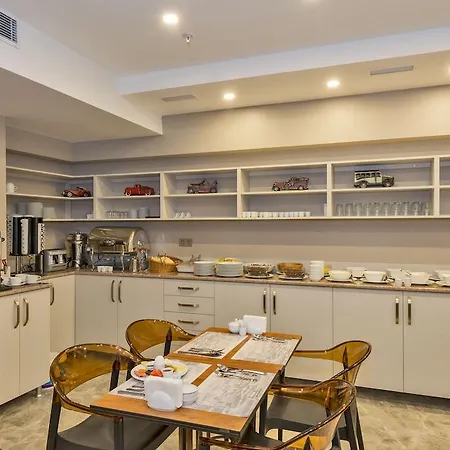 فندق تاكسيميست 3*