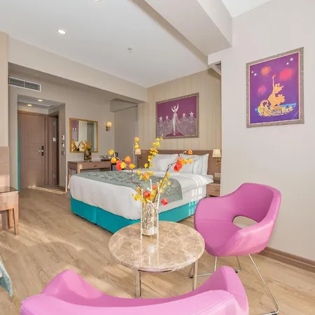 تاكسيميست فندق 3*