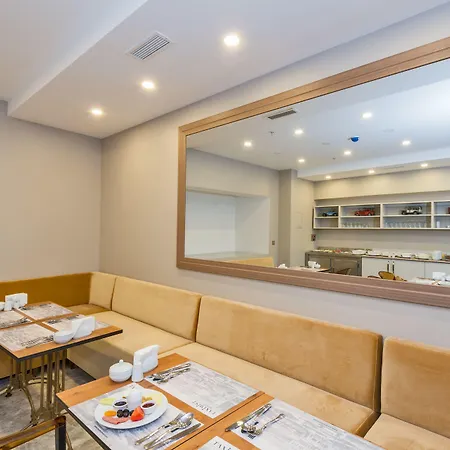 فندق تاكسيميست 3*