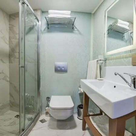 تاكسيميست فندق